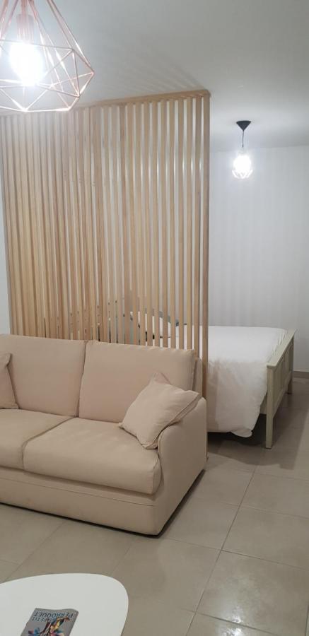 L'Albizia Studio Calme Et Tout Confort Лучиана Екстериор снимка